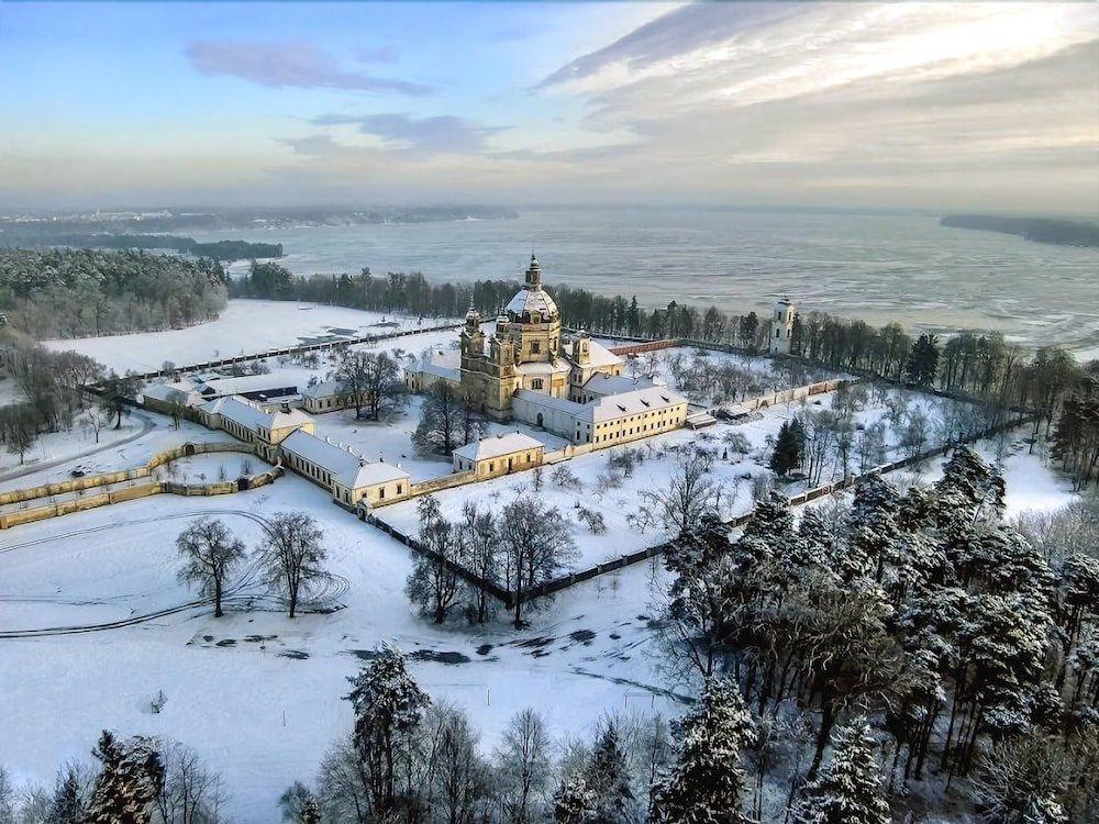Monte Pacis In Pazaislis Hotel Каунас Екстериор снимка
