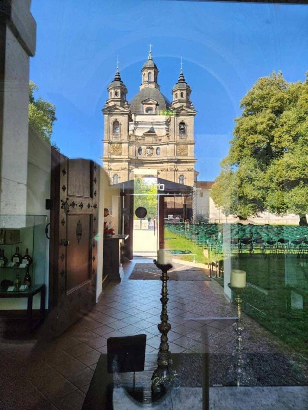 Monte Pacis In Pazaislis Hotel Каунас Екстериор снимка